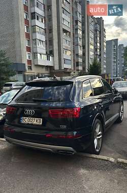 Внедорожник / Кроссовер Audi Q7 2017 в 