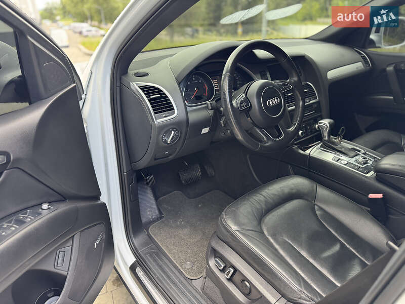 Позашляховик / Кросовер Audi Q7 2013 в Яворові
