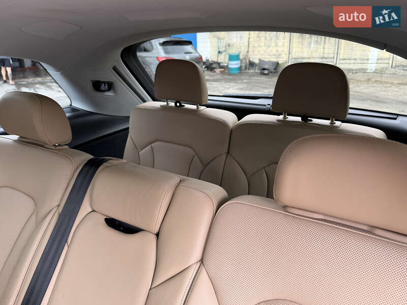 Внедорожник / Кроссовер Audi Q7 2021 в Ровно