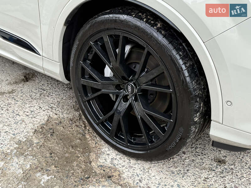 Внедорожник / Кроссовер Audi Q7 2021 в Ровно