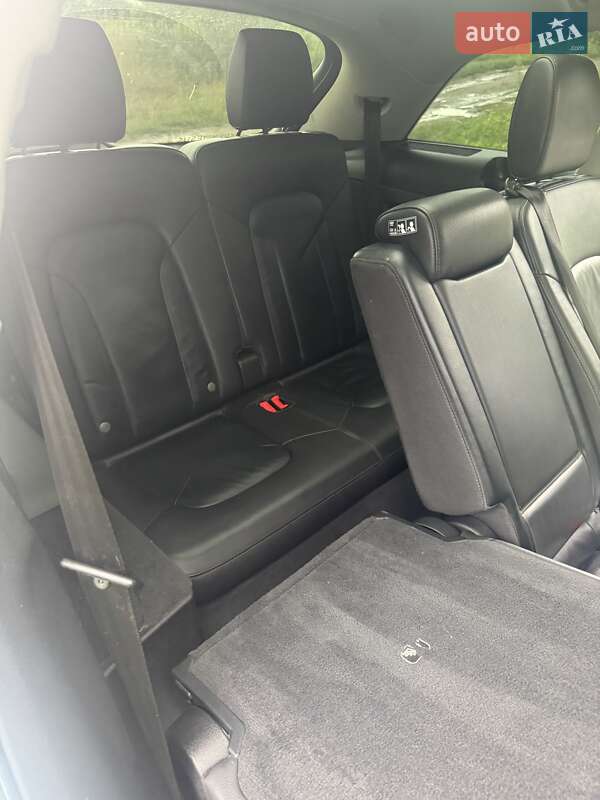 Позашляховик / Кросовер Audi Q7 2015 в Чернівцях