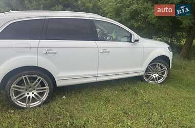 Внедорожник / Кроссовер Audi Q7 2015 в 