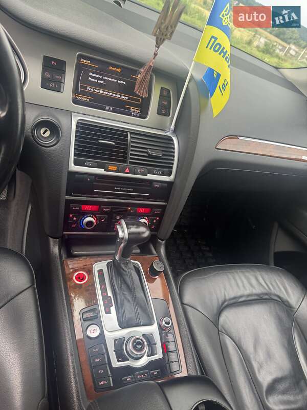 Позашляховик / Кросовер Audi Q7 2015 в Чернівцях