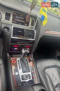 Внедорожник / Кроссовер Audi Q7 2015 в 