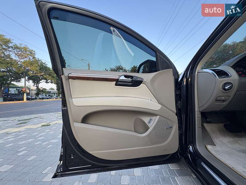 Внедорожник / Кроссовер Audi Q7 2011 в Одессе