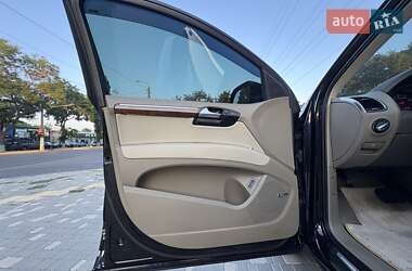 Внедорожник / Кроссовер Audi Q7 2011 в 