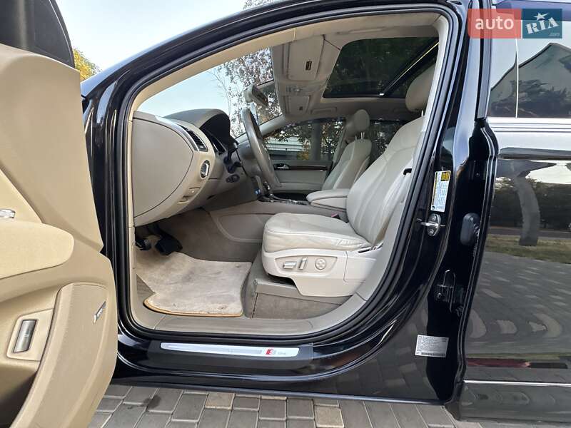Внедорожник / Кроссовер Audi Q7 2011 в Одессе