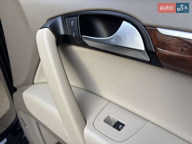 Внедорожник / Кроссовер Audi Q7 2011 в Одессе