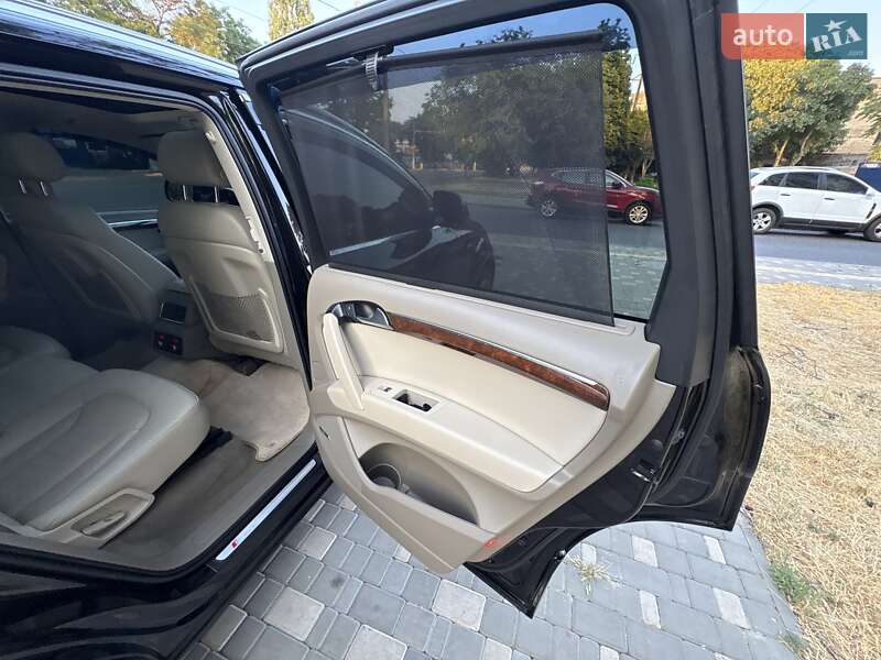Внедорожник / Кроссовер Audi Q7 2011 в Одессе
