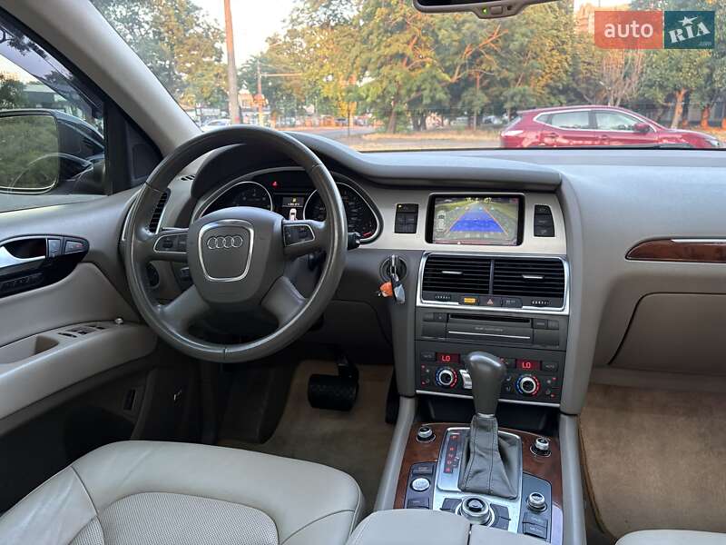 Внедорожник / Кроссовер Audi Q7 2011 в Одессе