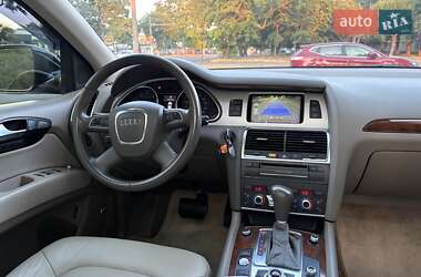 Внедорожник / Кроссовер Audi Q7 2011 в 