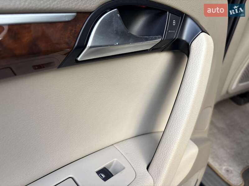 Внедорожник / Кроссовер Audi Q7 2011 в Одессе