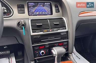 Внедорожник / Кроссовер Audi Q7 2015 в 