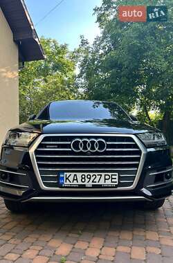 Позашляховик / Кросовер Audi Q7 2017 в 
