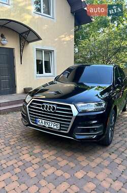 Позашляховик / Кросовер Audi Q7 2017 в 