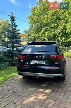 Позашляховик / Кросовер Audi Q7 2017 в 