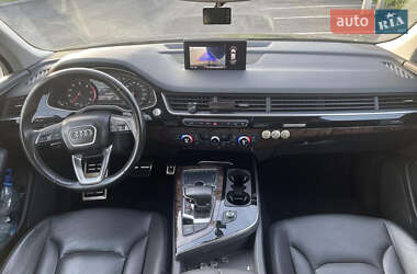 Внедорожник / Кроссовер Audi Q7 2016 в 