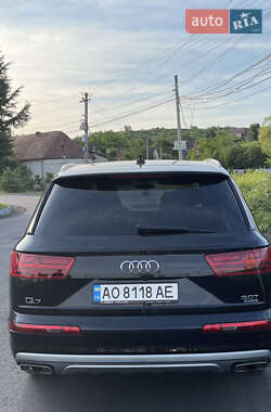 Внедорожник / Кроссовер Audi Q7 2016 в 
