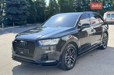 Позашляховик / Кросовер Audi Q7 2016 в 