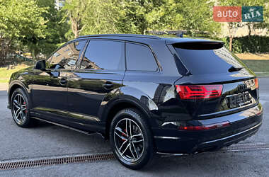 Позашляховик / Кросовер Audi Q7 2016 в 