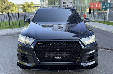 Позашляховик / Кросовер Audi Q7 2016 в 