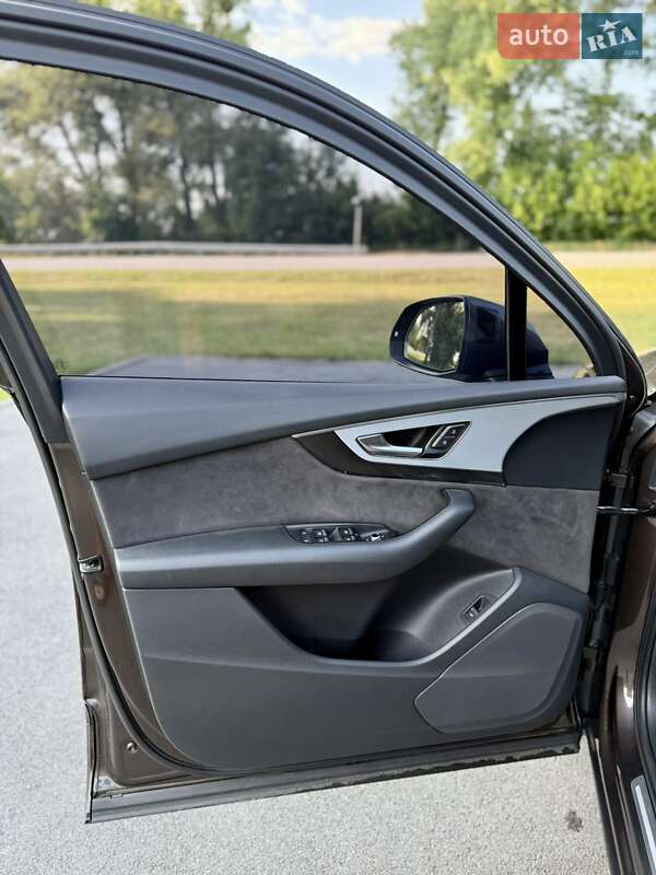 Внедорожник / Кроссовер Audi Q7 2018 в Звягеле фото 12 Внедорожник / Кроссовер Audi Q7 2018 в Звягеле