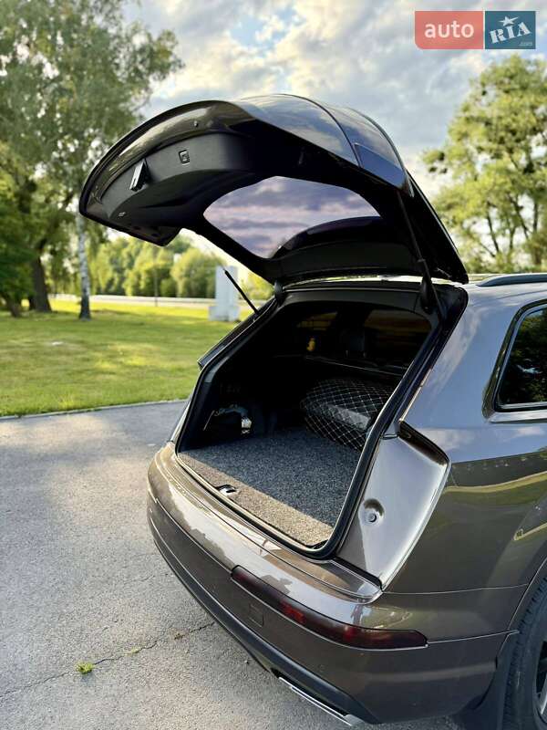 Внедорожник / Кроссовер Audi Q7 2018 в Звягеле фото 24 Внедорожник / Кроссовер Audi Q7 2018 в Звягеле