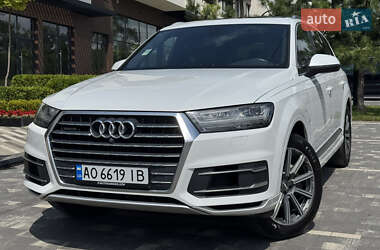 Позашляховик / Кросовер Audi Q7 2017 в 