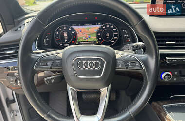 Позашляховик / Кросовер Audi Q7 2017 в 
