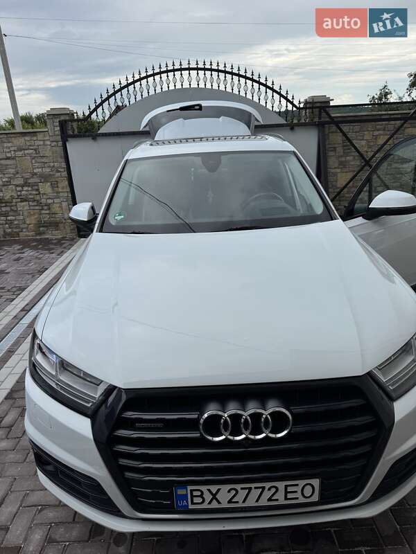 Позашляховик / Кросовер Audi Q7 2016 в Новій Ушиці