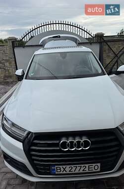 Внедорожник / Кроссовер Audi Q7 2016 в 