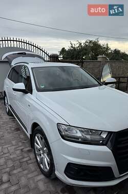 Внедорожник / Кроссовер Audi Q7 2016 в Новой Ушице