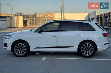 Позашляховик / Кросовер Audi Q7 2016 в 