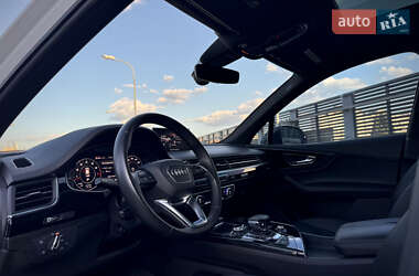 Позашляховик / Кросовер Audi Q7 2016 в 