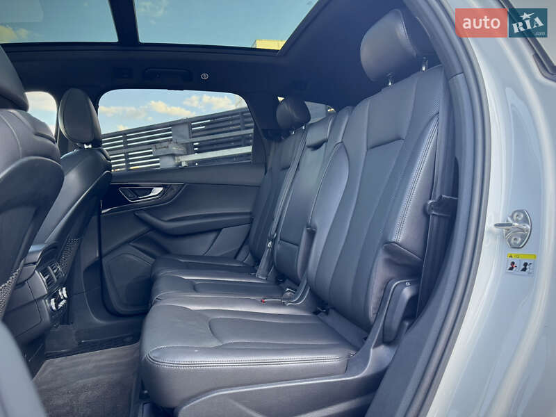 Внедорожник / Кроссовер Audi Q7 2016 в Киеве