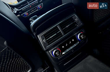 Позашляховик / Кросовер Audi Q7 2016 в 