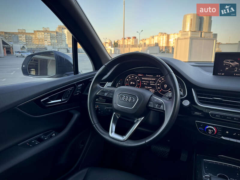 Внедорожник / Кроссовер Audi Q7 2016 в Киеве