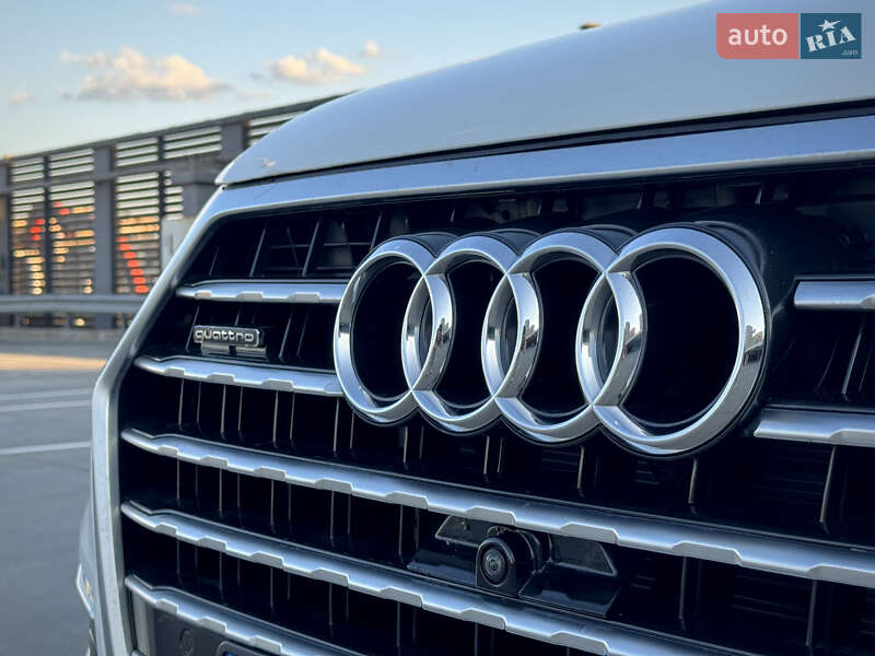 Внедорожник / Кроссовер Audi Q7 2016 в Киеве