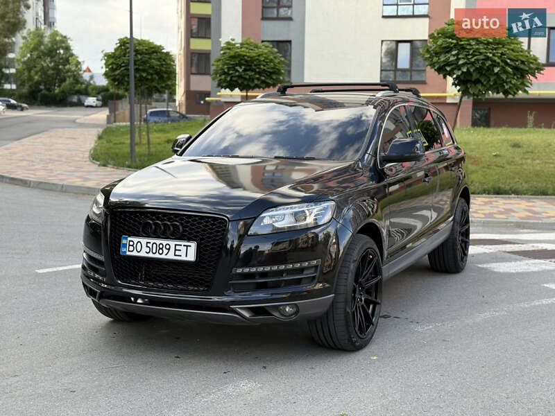 Внедорожник / Кроссовер Audi Q7 2012 в 
