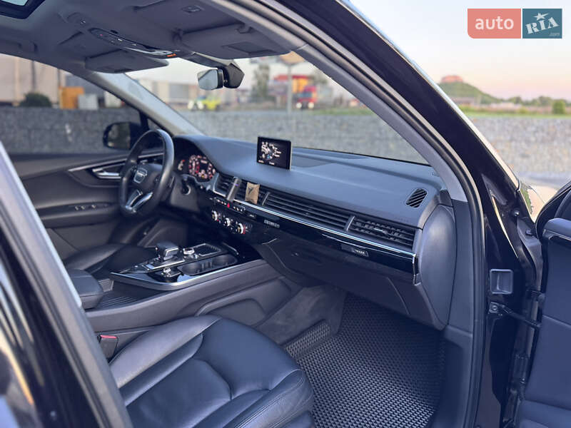 Позашляховик / Кросовер Audi Q7 2018 в Мукачевому