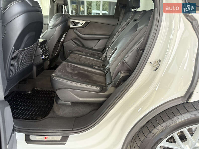 Позашляховик / Кросовер Audi Q7 2015 в Миколаєві