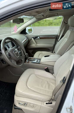 Позашляховик / Кросовер Audi Q7 2010 в 