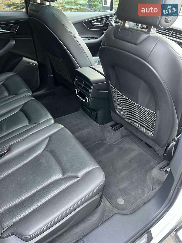 Внедорожник / Кроссовер Audi Q7 2016 в Львове