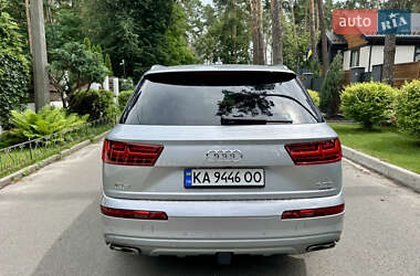 Внедорожник / Кроссовер Audi Q7 2015 в 