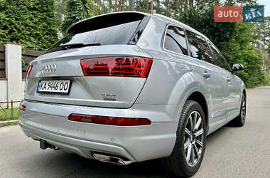 Внедорожник / Кроссовер Audi Q7 2015 в 