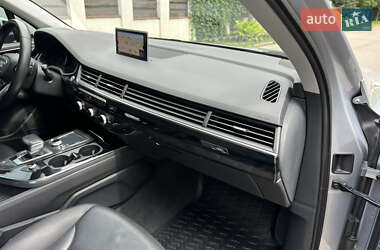 Внедорожник / Кроссовер Audi Q7 2015 в 