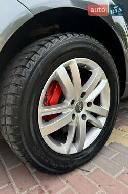 Внедорожник / Кроссовер Audi Q7 2011 в 