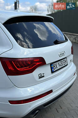 Позашляховик / Кросовер Audi Q7 2011 в 