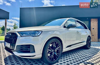 Позашляховик / Кросовер Audi Q7 2021 в Рівному