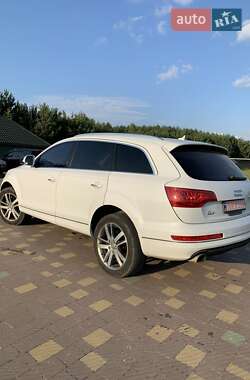 Позашляховик / Кросовер Audi Q7 2013 в 